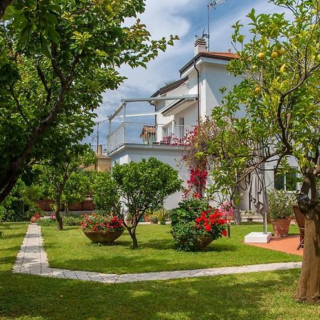 Magnificent Villa Sanremo Bagian luar foto