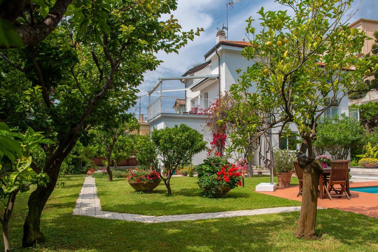 Magnificent Villa Sanremo Bagian luar foto